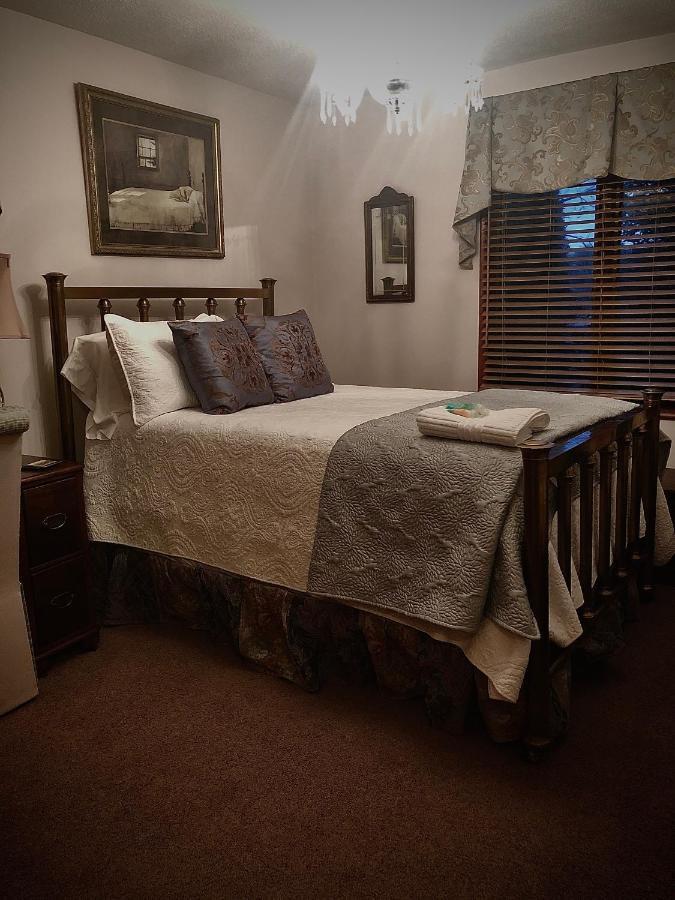 Winnie'S Bed & Breakfast Lawrenceburg ภายนอก รูปภาพ
