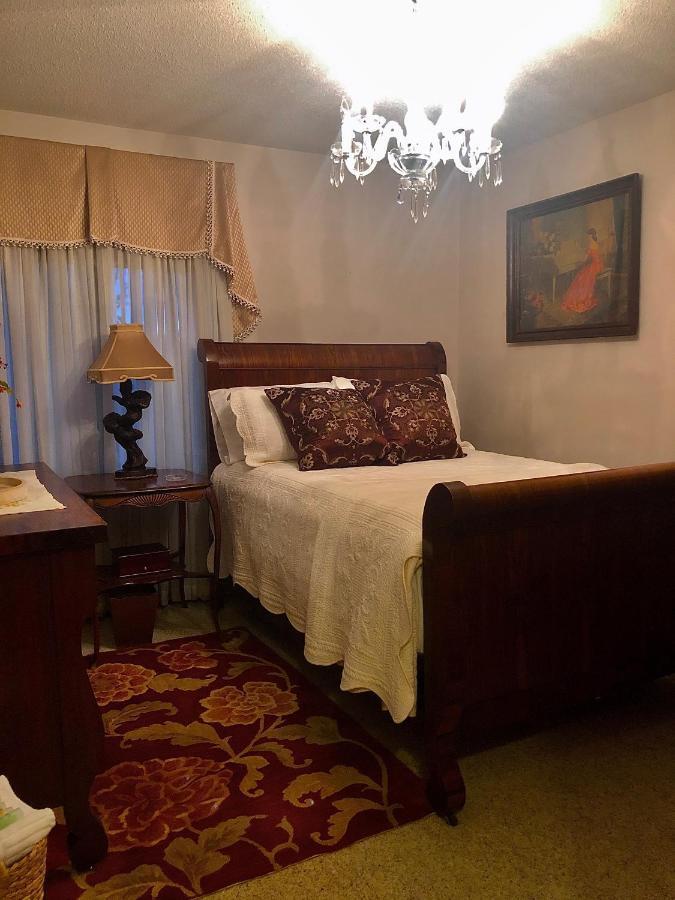 Winnie'S Bed & Breakfast Lawrenceburg ภายนอก รูปภาพ